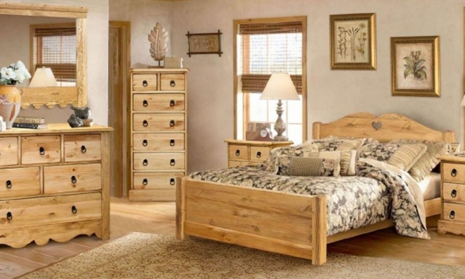 Спальня из массива сосны