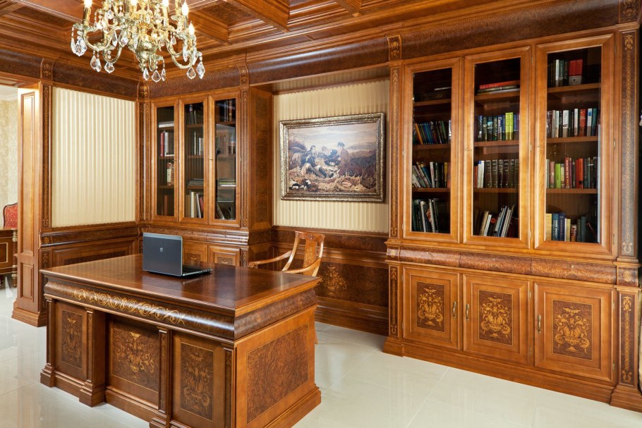 Массивная деревянная мебель