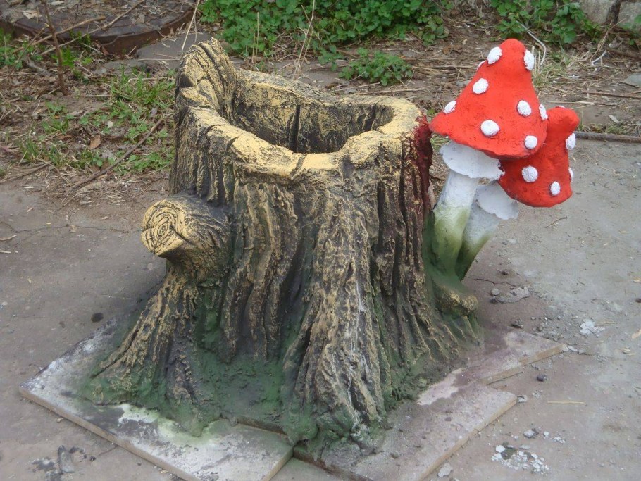 Пенек из бетона