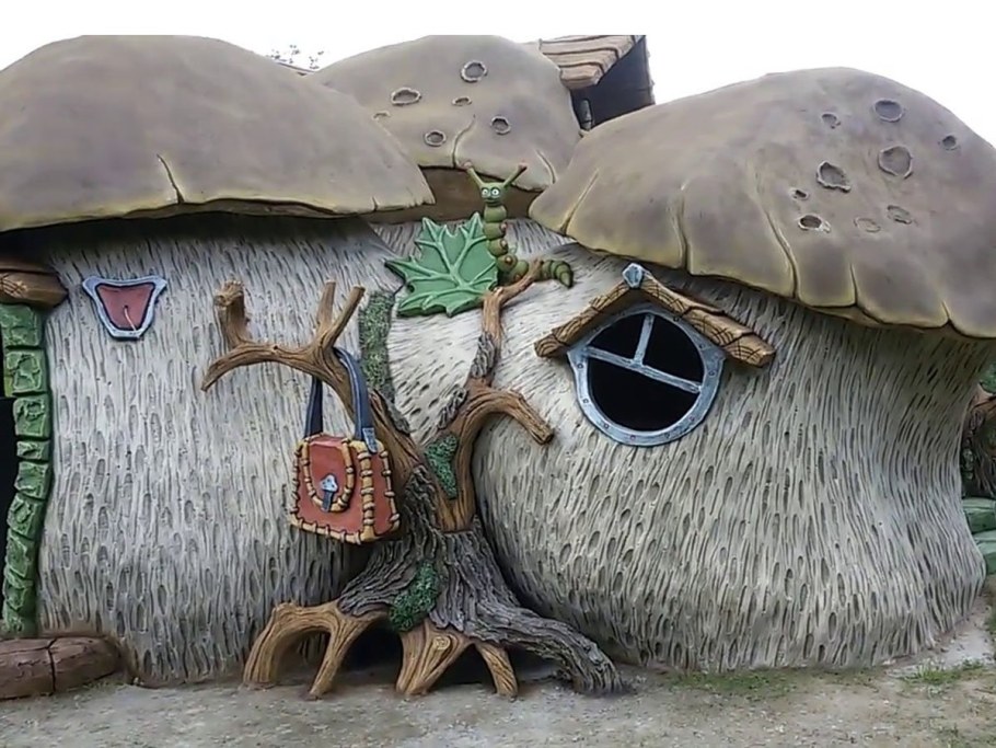 Сказочный домик из бетона