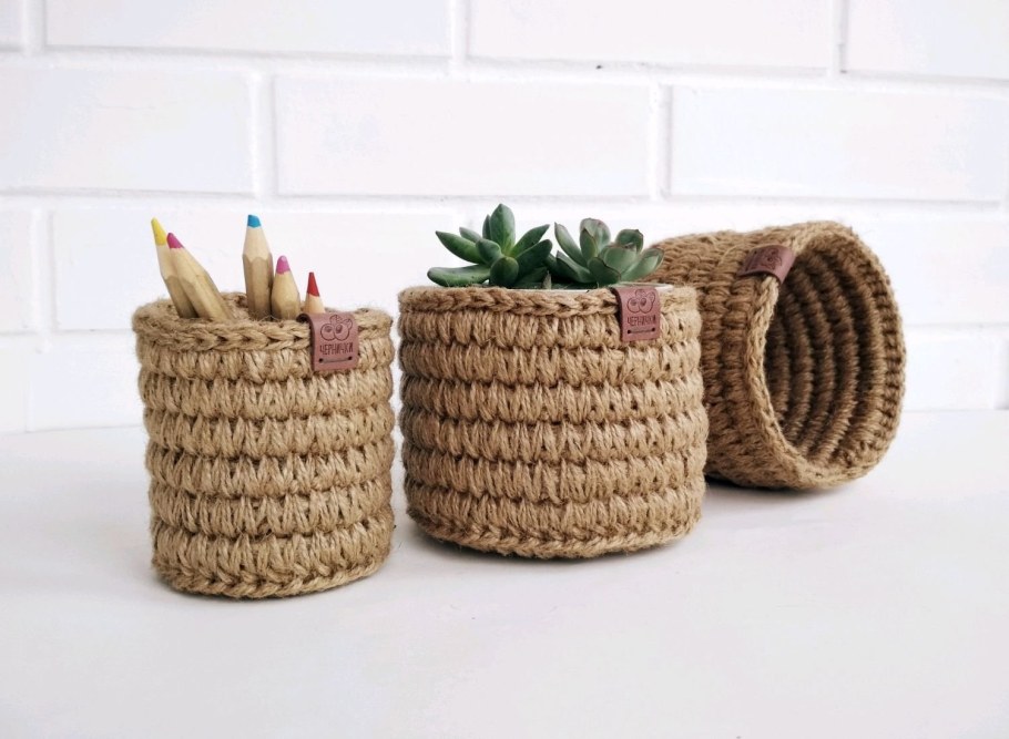 Плетеные корзины из джута