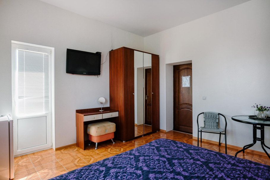 Гостевой дом рядом к основным домом