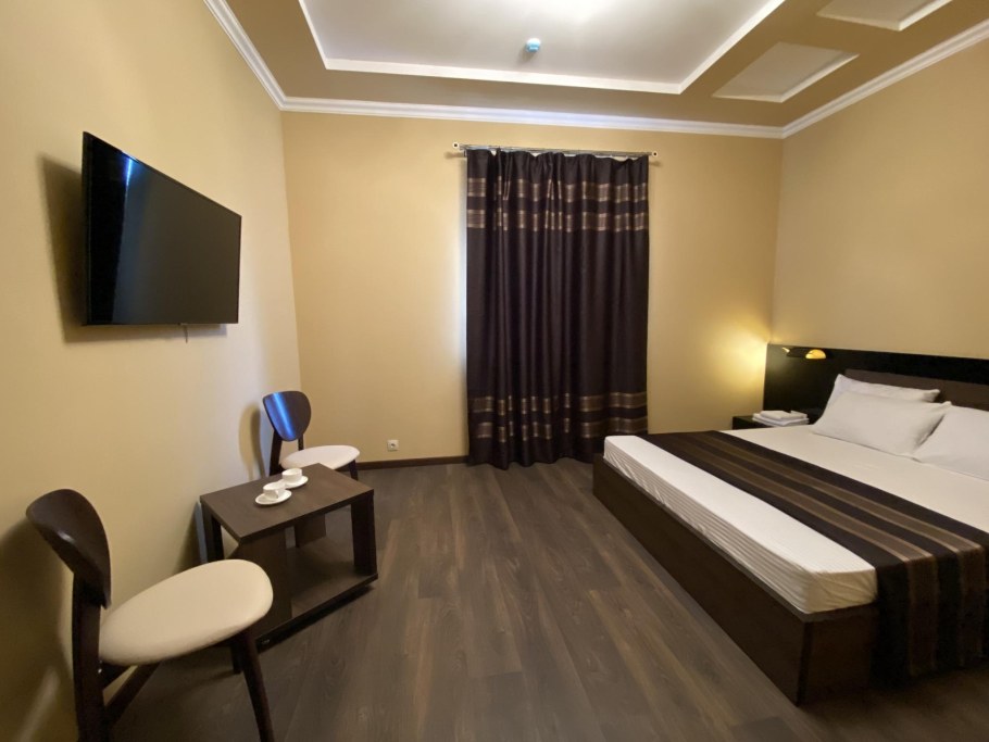 Гостиница Адмирала Нахимова. 48 Б