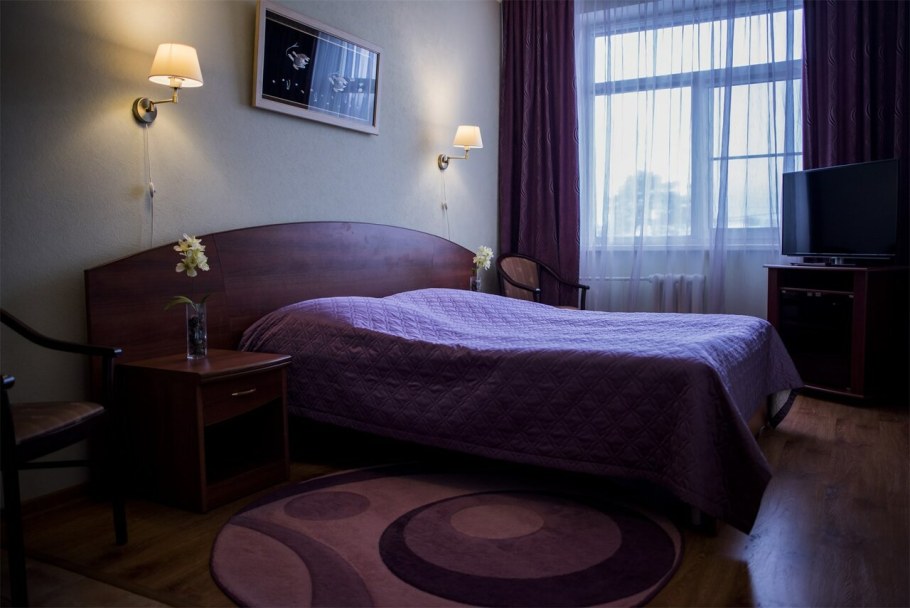 «Oktyabrskaya Hotel» / «Октябрьская» гостиница