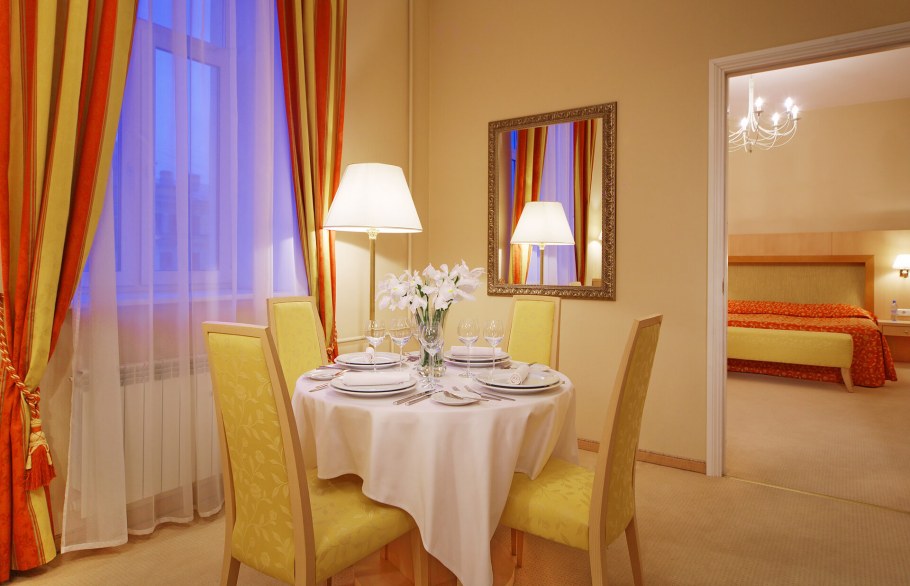 Октябрьская 4 отель Санкт-Петербург