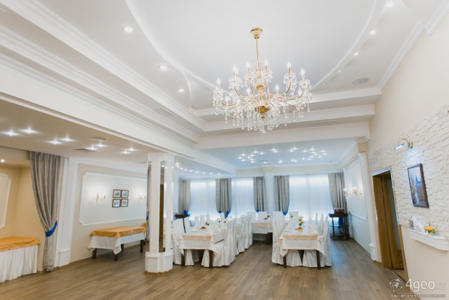 Банкетный зал гостиница Октябрьская