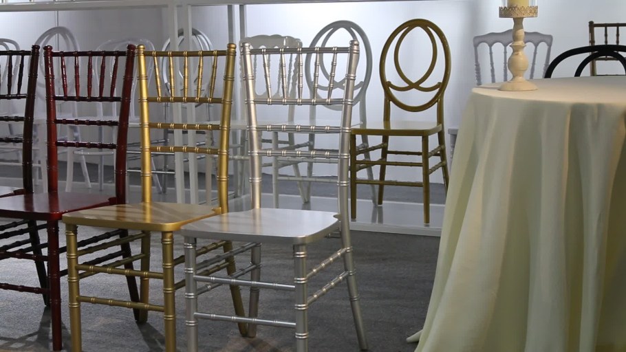 Стул Кьявари белый деревянный