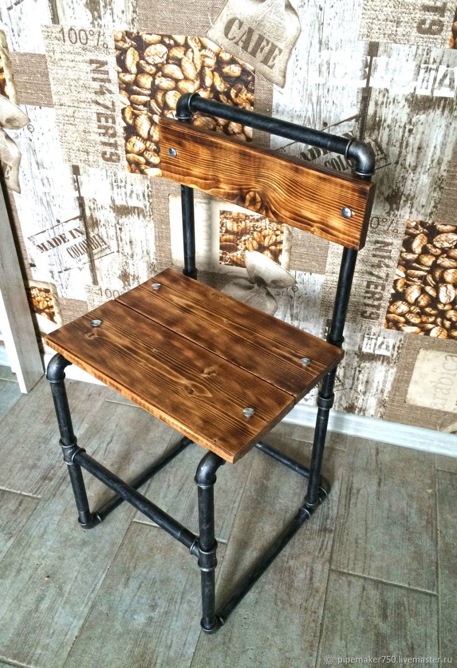 Лофт умывальник из водопроводных труб слеб