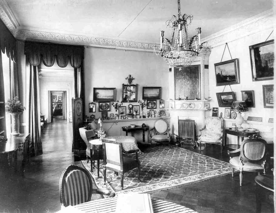 Гостиница Россия 19 век интерьер