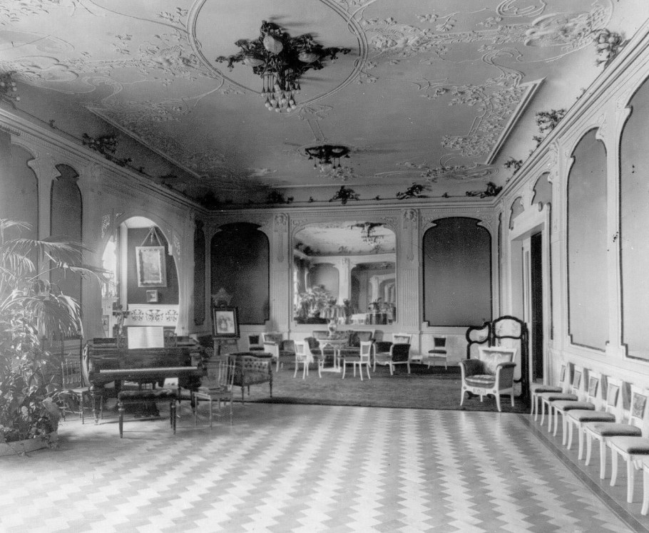 Интерьер купца Адольфа Леонтьевича Франка