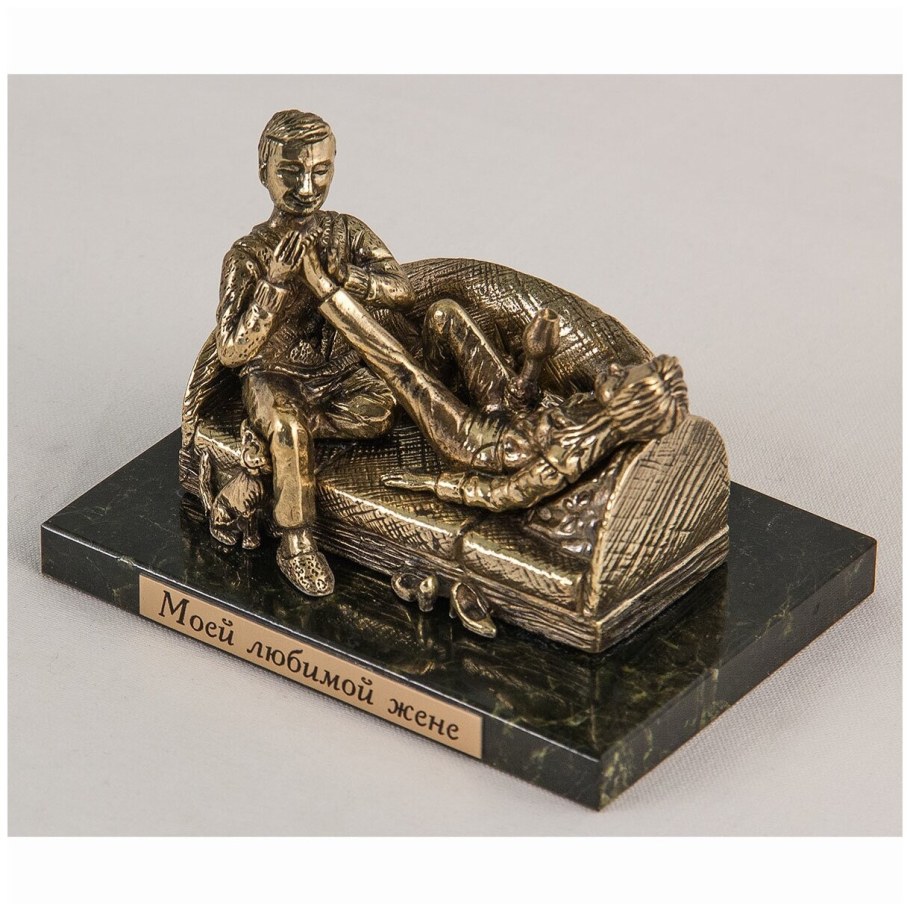 Бронзовая статуэтка