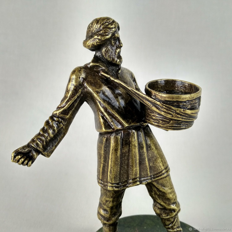 Статуэтка фаянс Сеятель Кузнецова