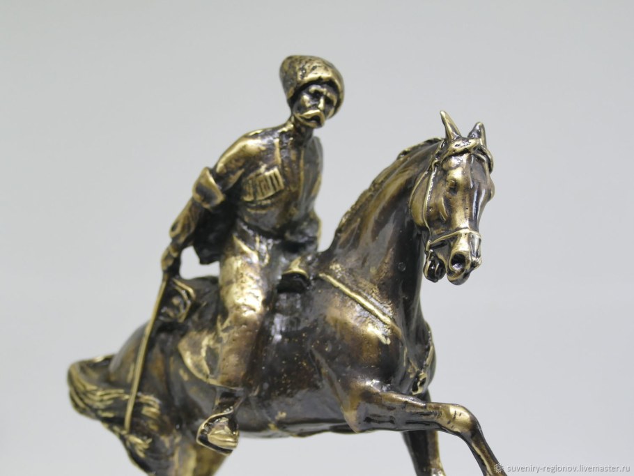 Фигурка всадник на коне бронза