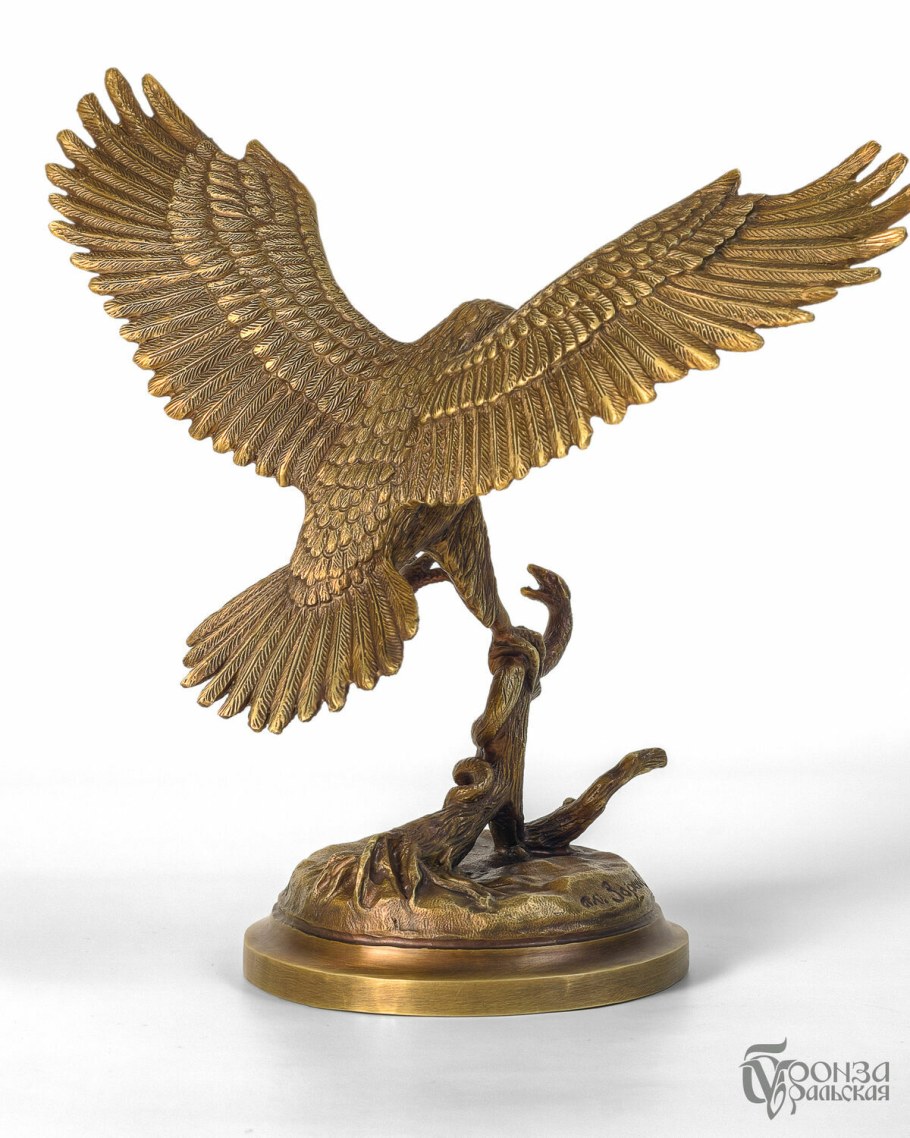 Бронзовый орёл статуетка