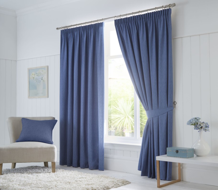 Синие шторы