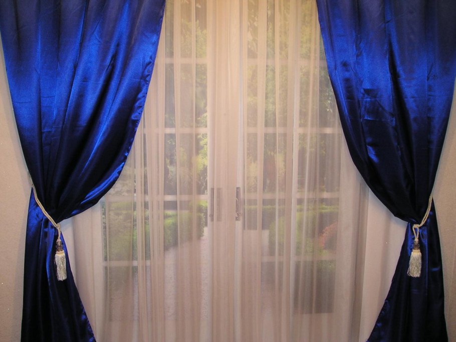Синие шторы с тюлью