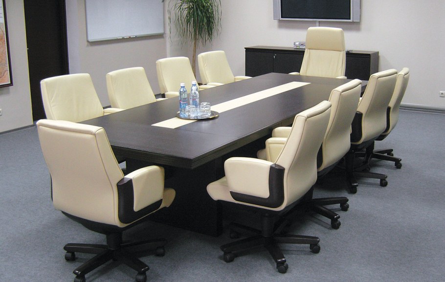 Стол для переговоров