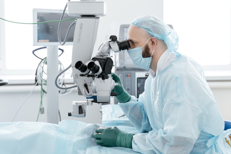 Как смотрит офтальмолог