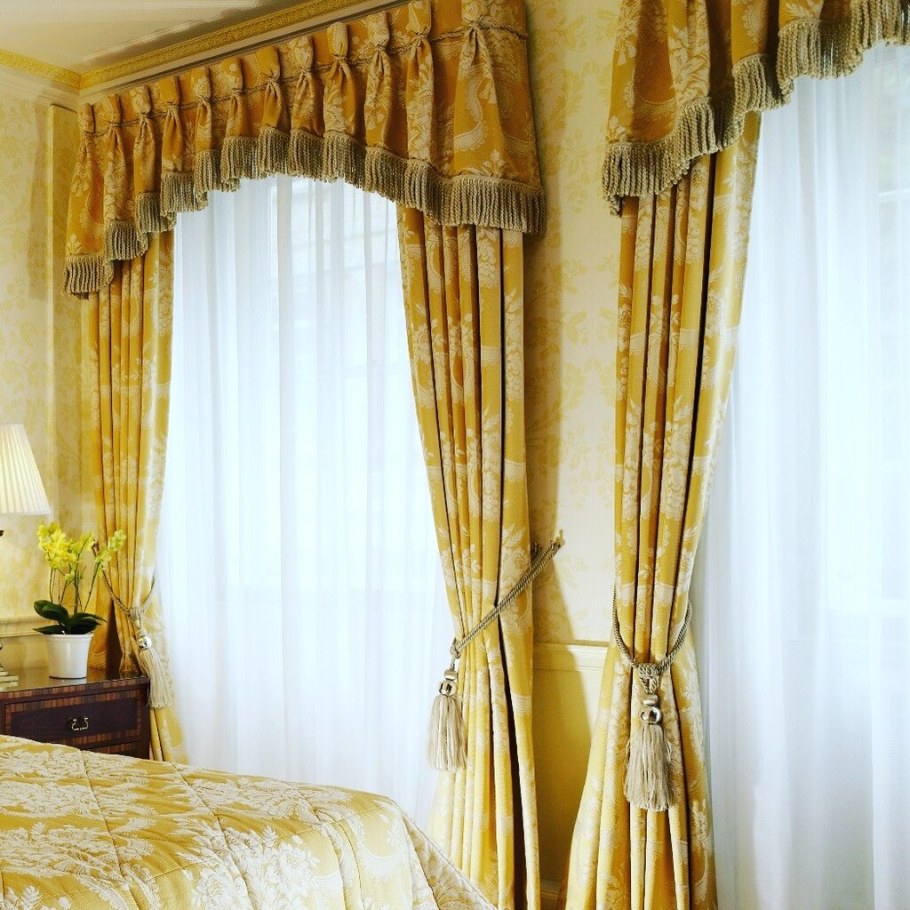 Шторы в спальню