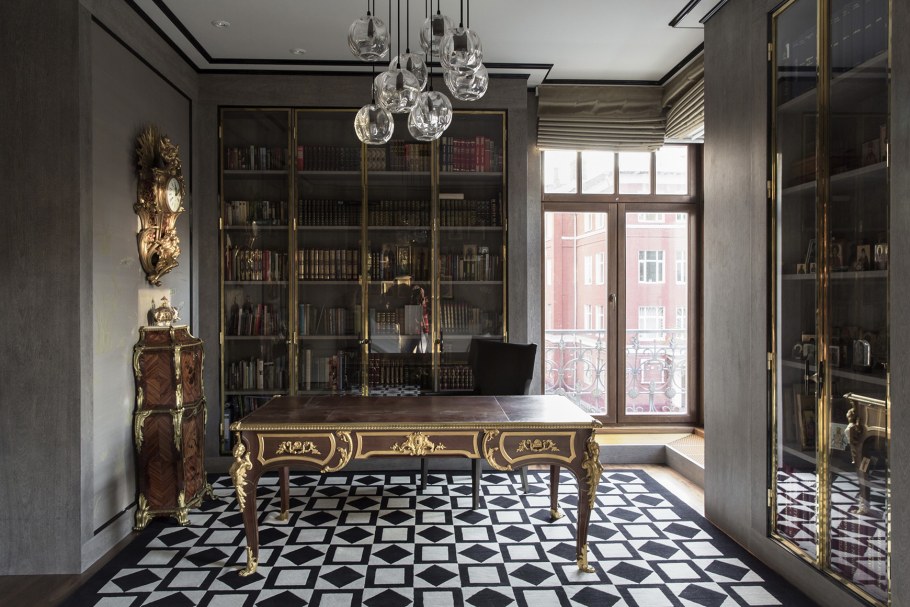 Антиквариат в интерьере современной квартиры