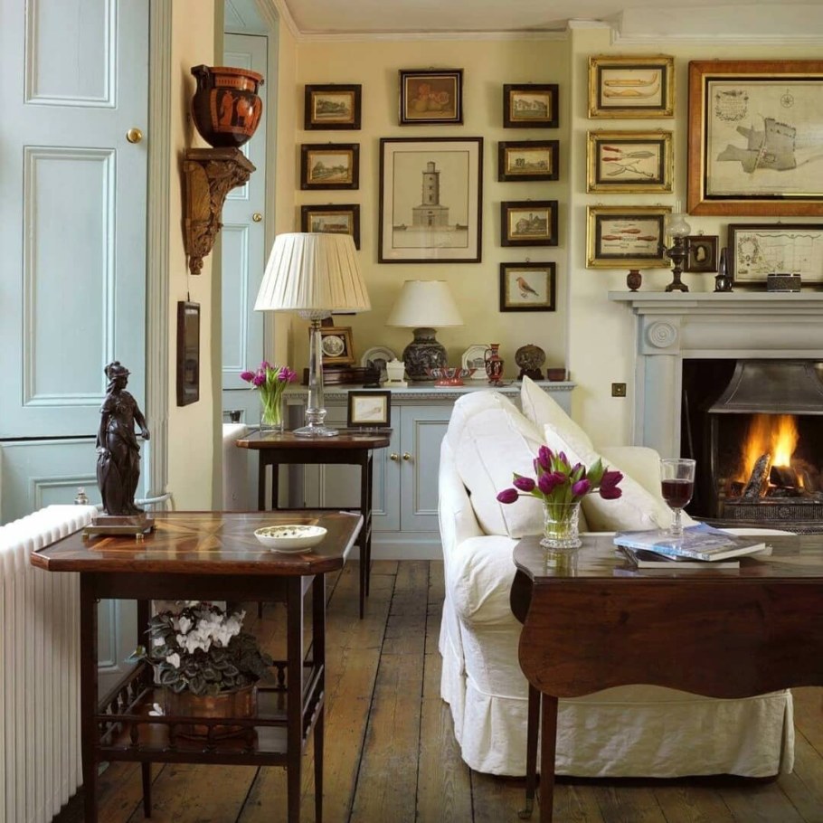 Антикварная мебель в интерьере