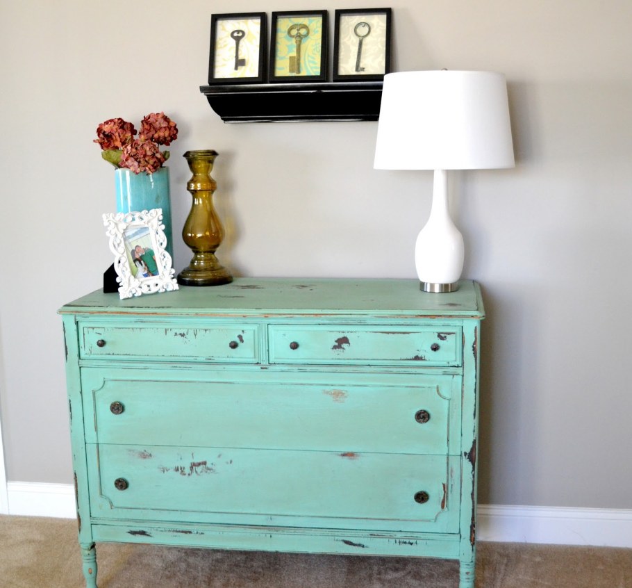 Бирюзовая мебель комод