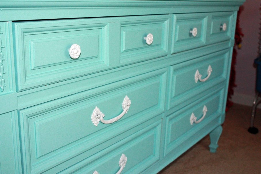 Шкаф цвет Тиффани