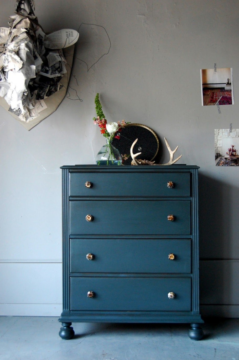 Лазурный комод в интерьере