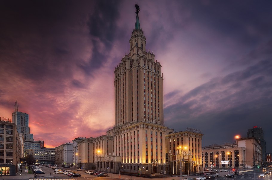 Высотка гостиница Ленинградская