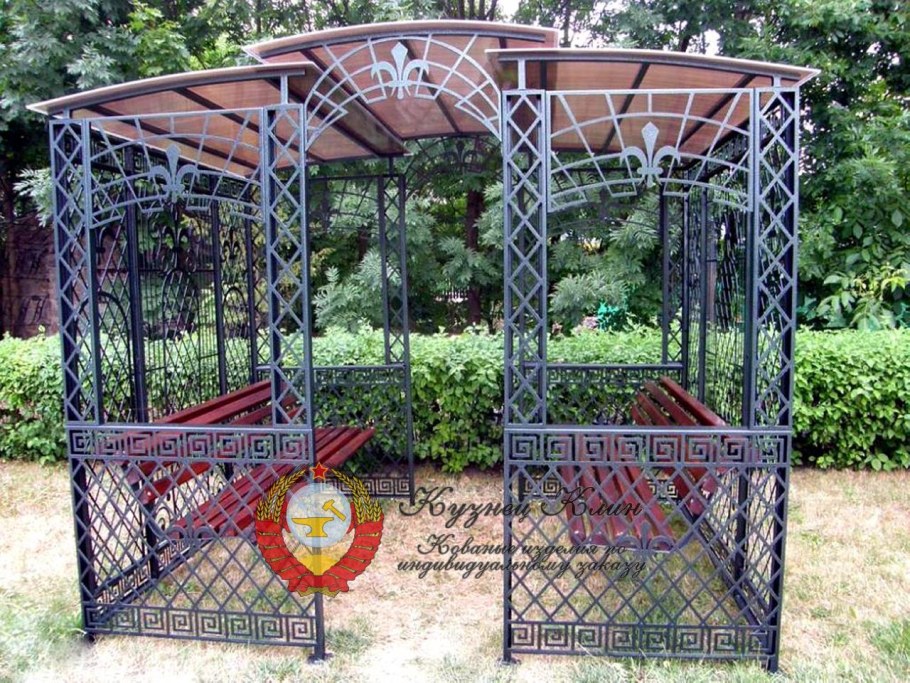 Беседка из решеток металлических