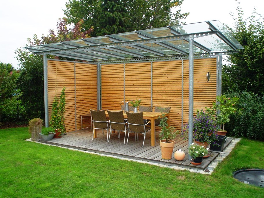 Пергола с крышей из поликарбоната