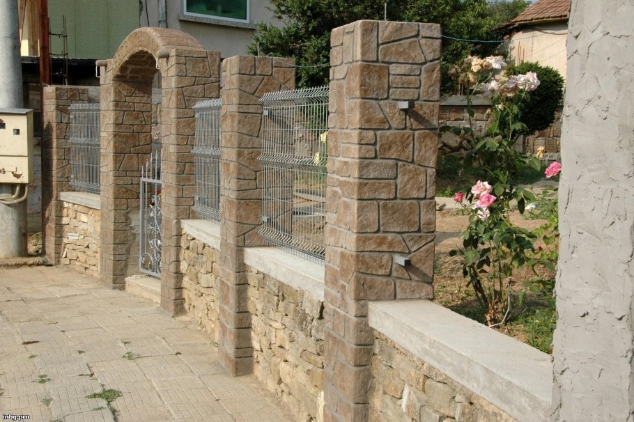 Красивый забор из бетона