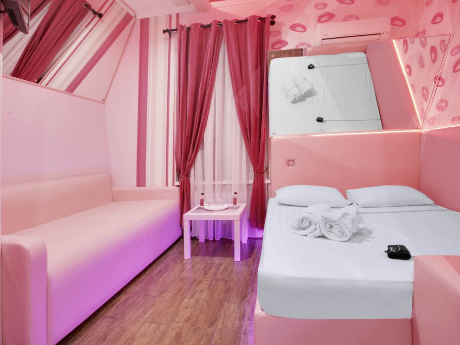 Отель Подушкин Санкт-Петербург