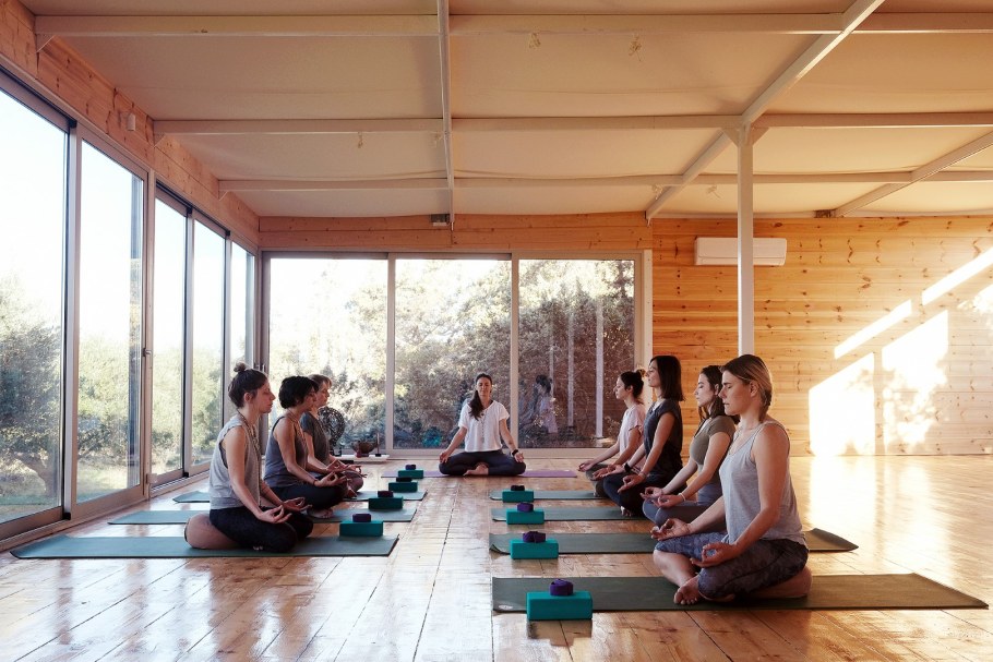 Йога в эко отеле