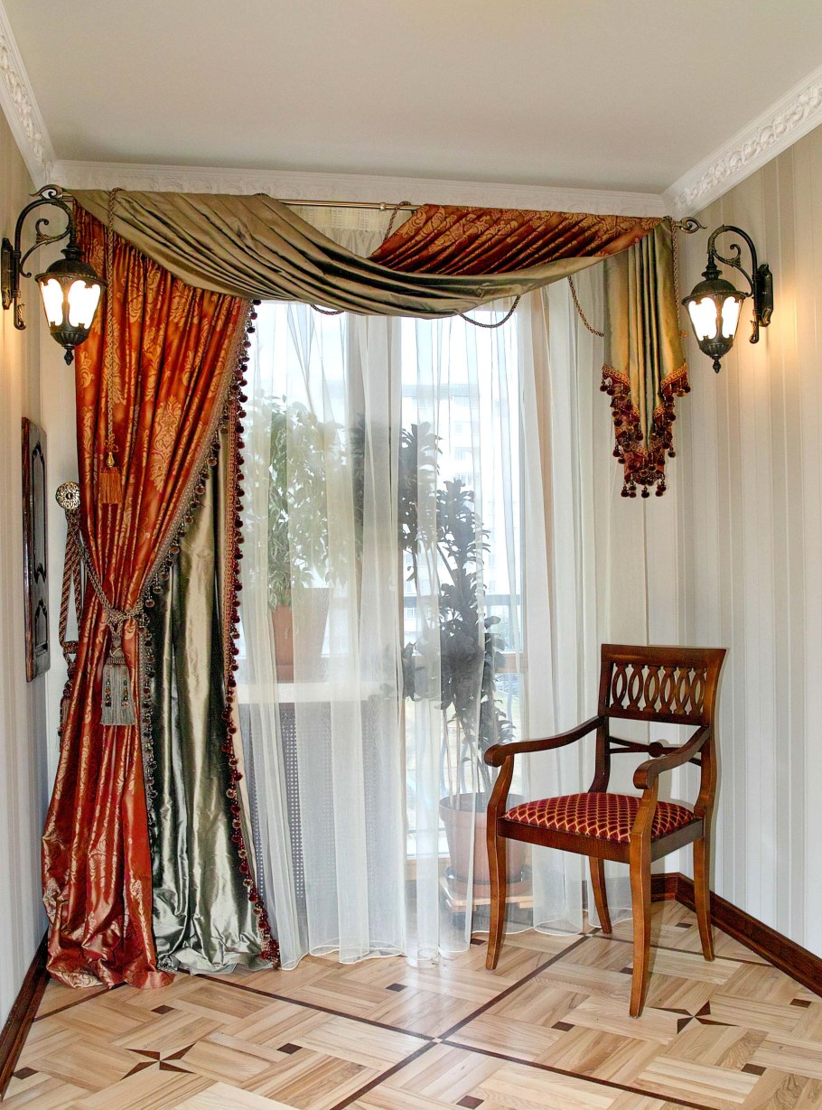 Шторы в прихожую в частном доме