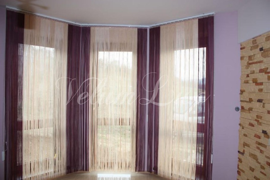 Нитяные шторы в эркер