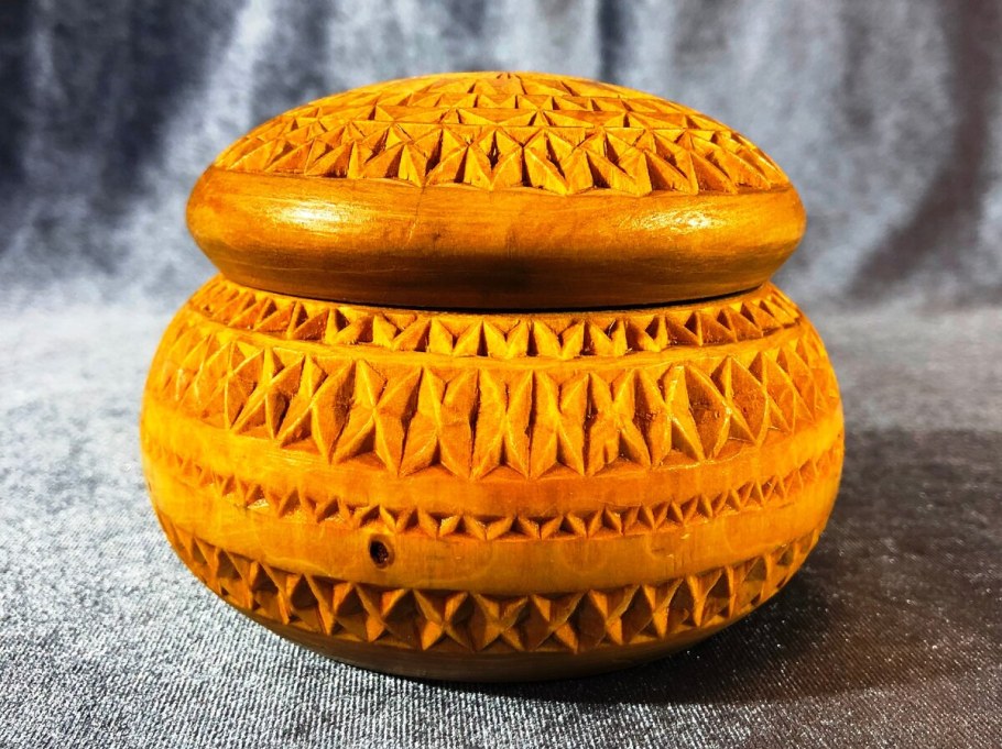 Шкатулка круглая деревянная СССР