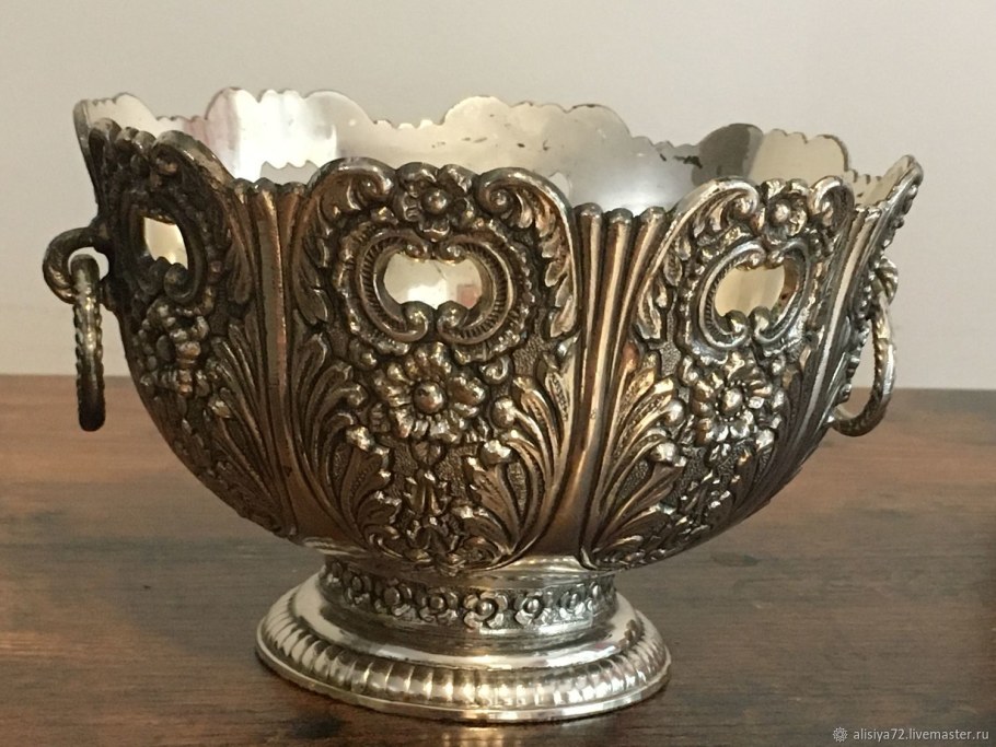 Антиквариат вазочка в металле