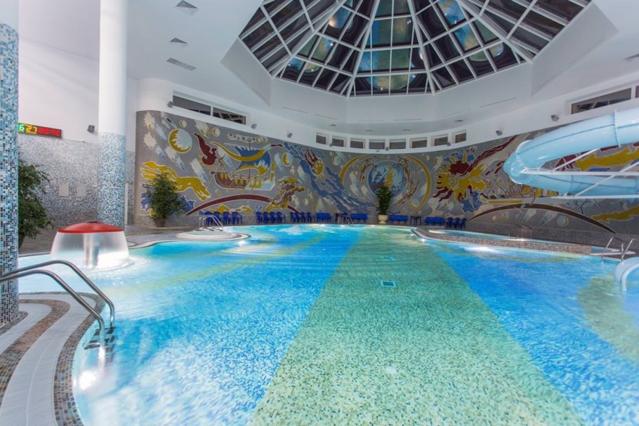 Отель Беларусь в Минске бассейн