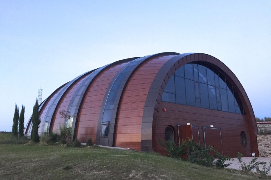 Бескаркасные арочные сооружения