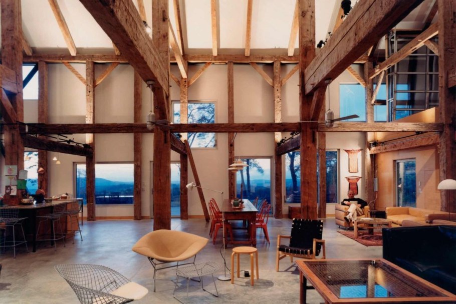 Ангар переделанный в жилой дом