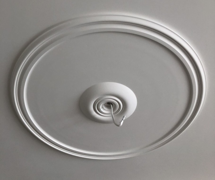 Розетка потолочная b3066