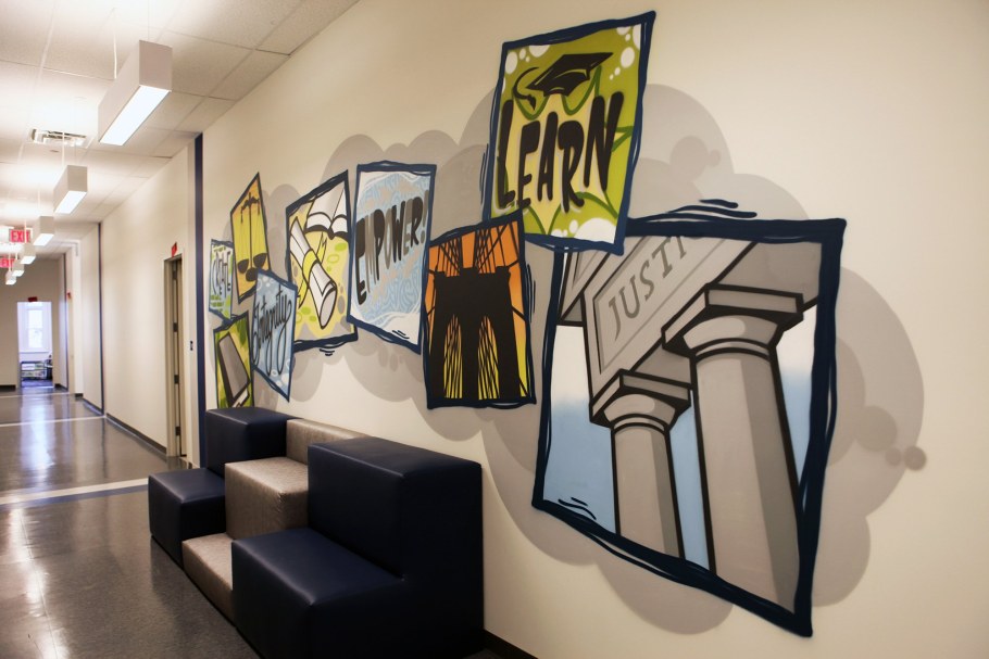 Граффити в интерьере офиса