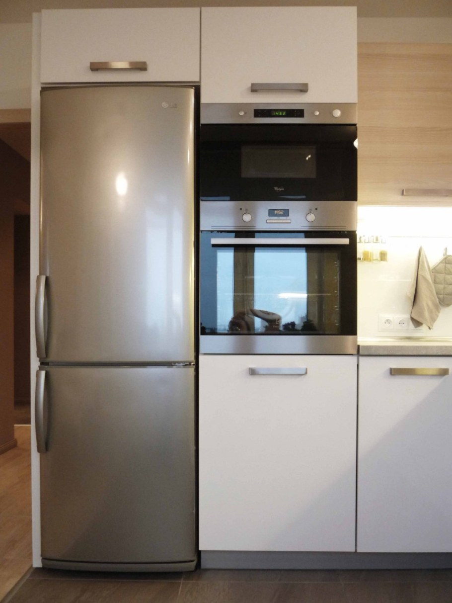 Холодильник на кухне