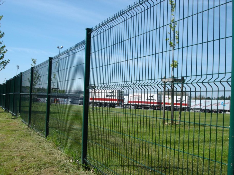 Панель Optima-perimetr 2030х2500 д.3/4 гиб 100 (RAL 6005 зеленый яч.50х200мм