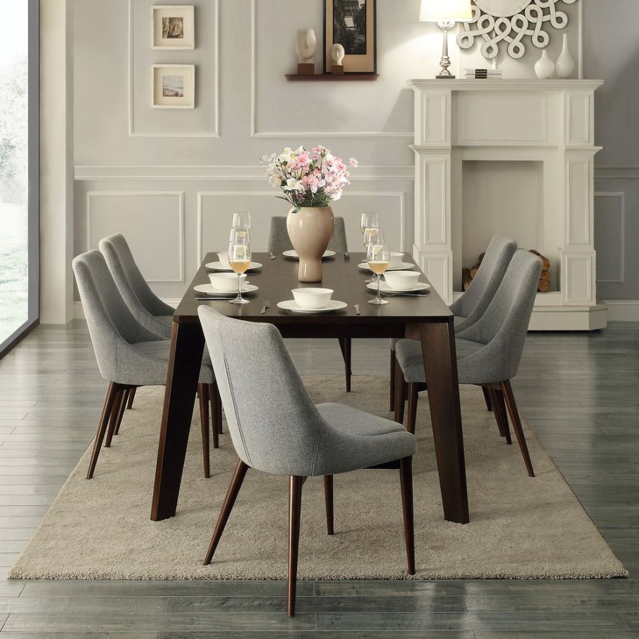 Столовая группа для гостиной в современном стиле