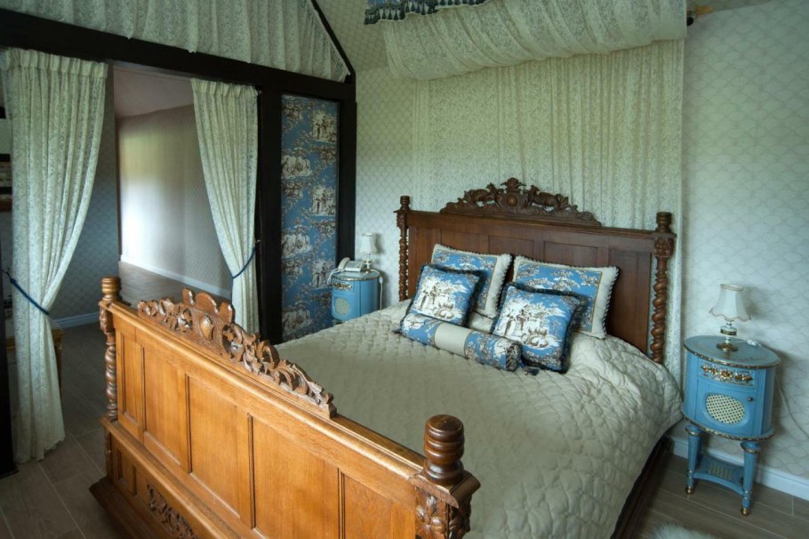 Озеры отель замок