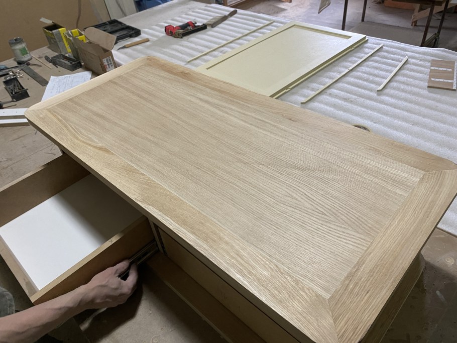 Стол из массива шпона