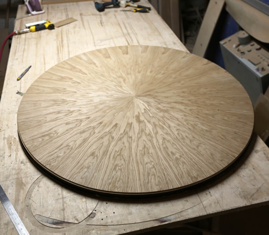 Круглая столешница из шпона