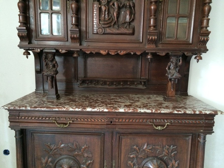 Коллекции старинной мебели